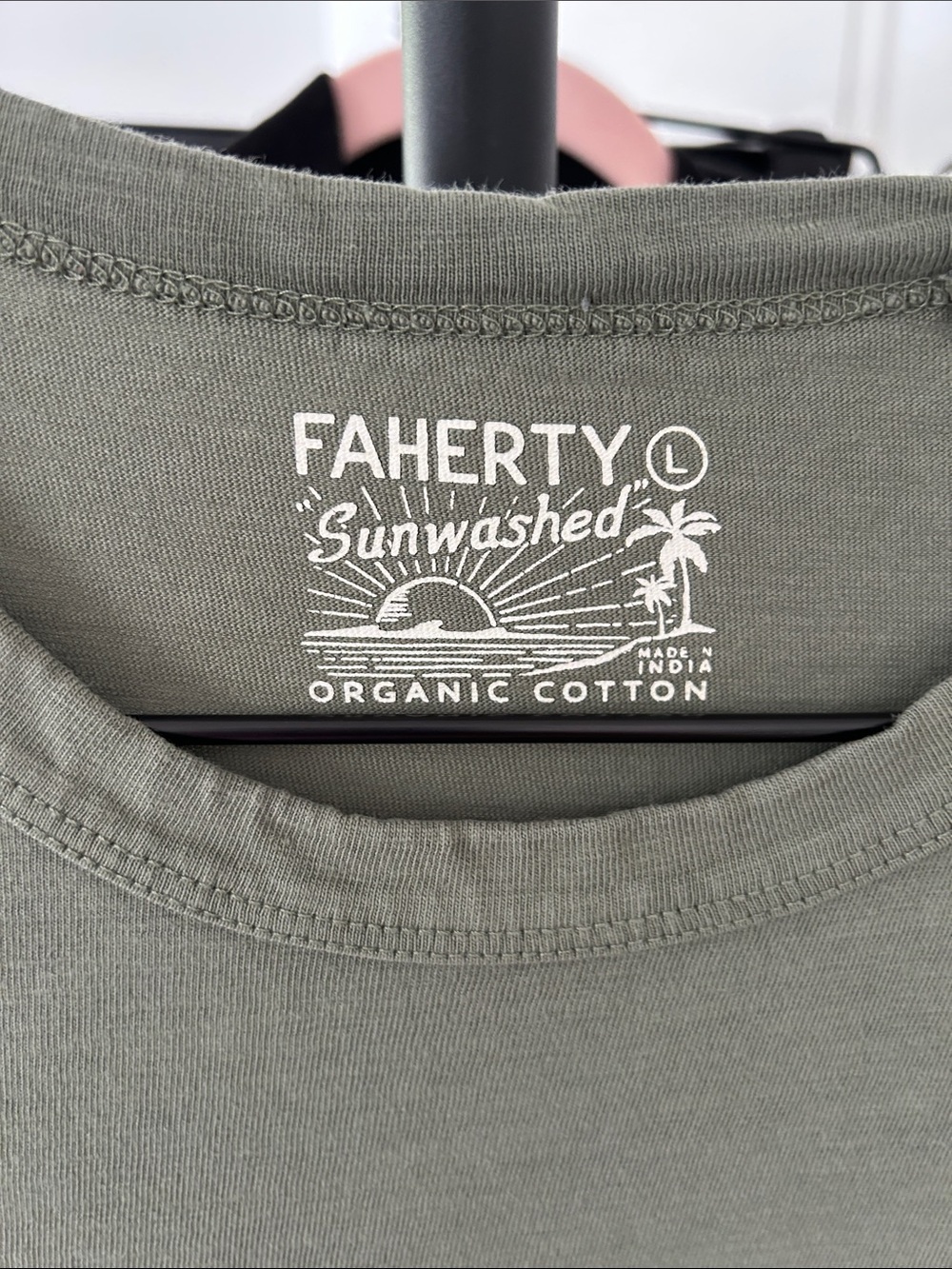 Faherty Men’s Tee. Size Large. PTP 22”. Light green. 100% organic cotton. - Picture 3 of 4